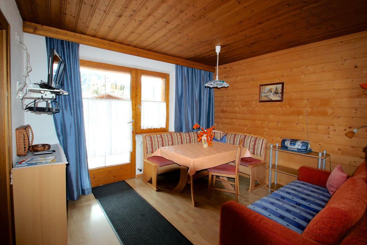 Ferienwohnung Tschiderer ลาดิส ภายนอก รูปภาพ