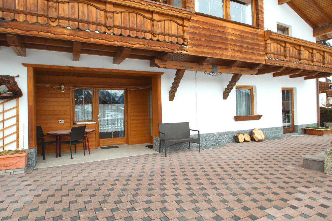 Ferienwohnung Tschiderer ลาดิส ภายนอก รูปภาพ