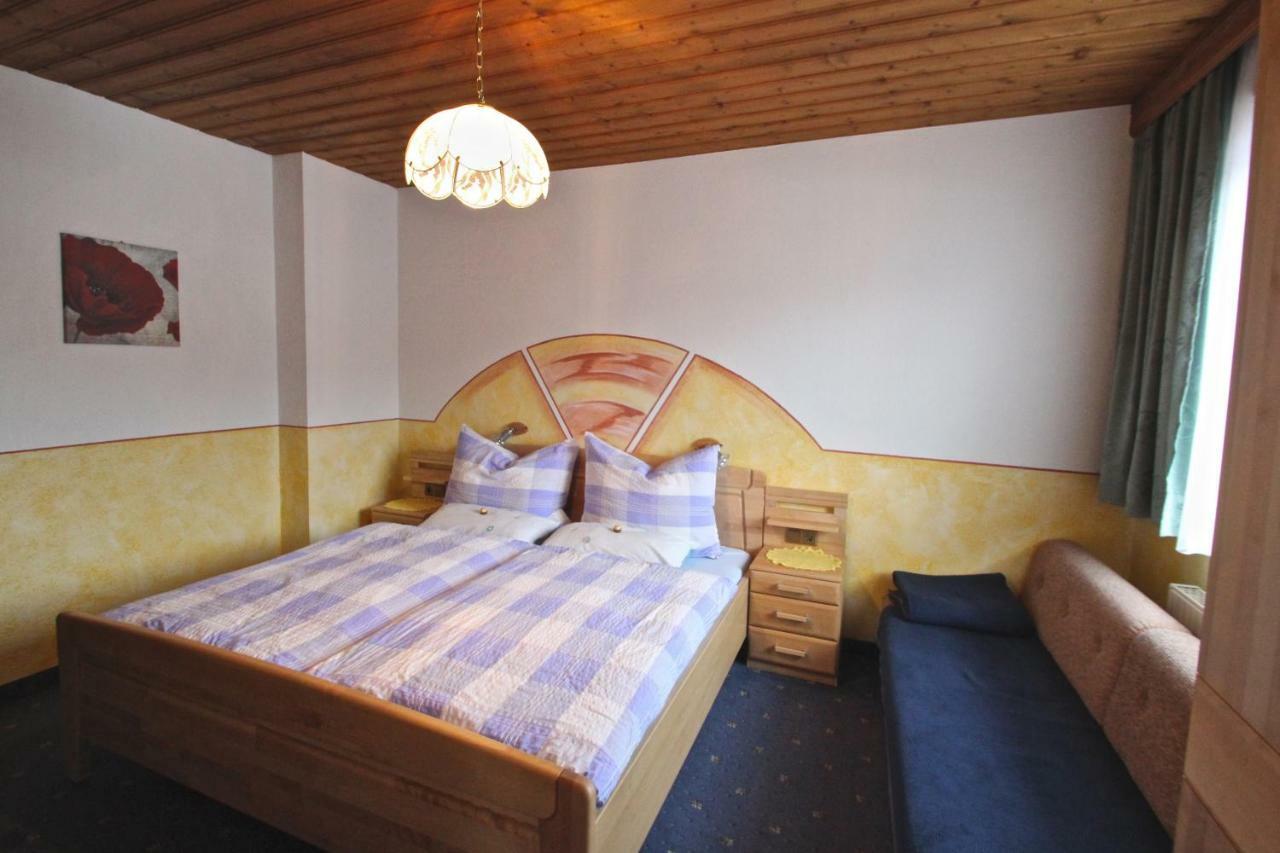 Ferienwohnung Tschiderer ลาดิส ภายนอก รูปภาพ